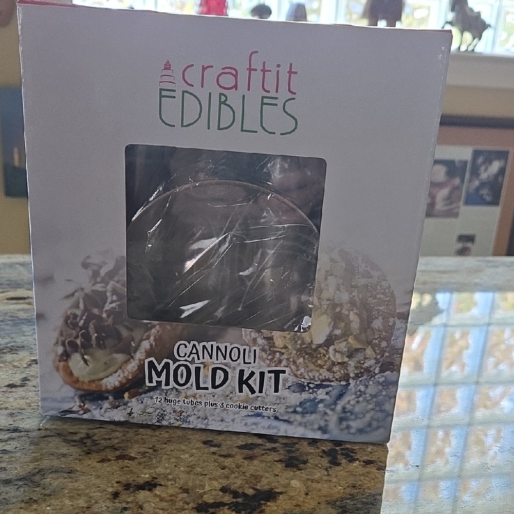 Craftit Edibles Cannoli Mold Kit NWOT